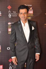 Manoj Bajpai at Screen Awards red carpet in Mumbai on 12th Jan 2013 (265).JPG